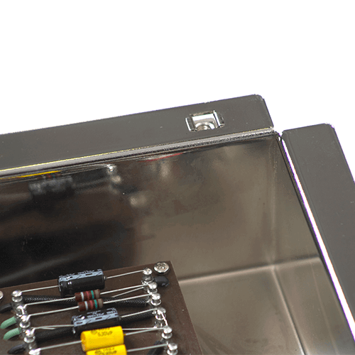 closeup view of a guitar amp chassis