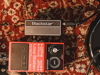 Blackstar Amplug wireless pickup connected to a guitar pedal