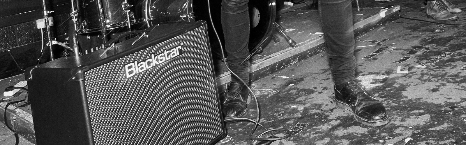 vista en ángulo de un amplificador de guitarra Blackstar